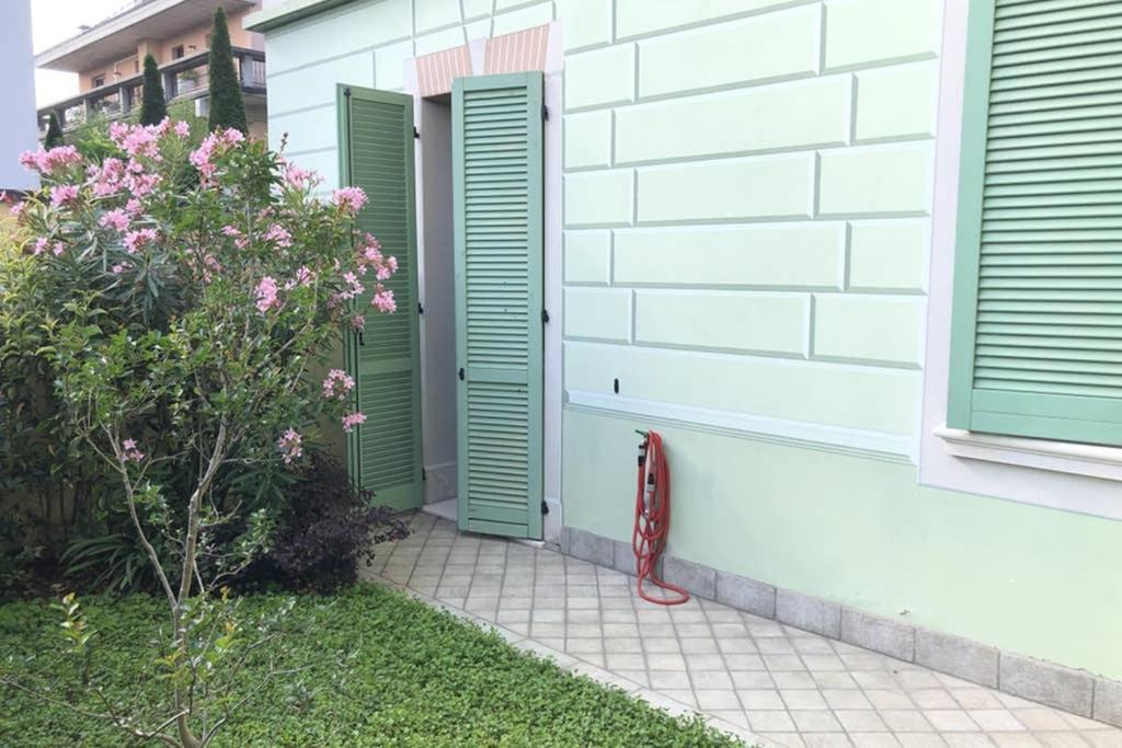 Golden Beach Apartment Desenzano del Garda Exterior photo