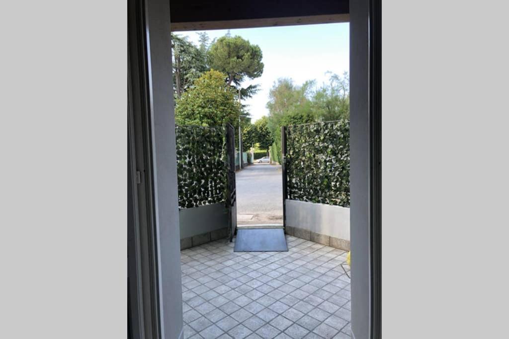 Golden Beach Apartment Desenzano del Garda Exterior photo