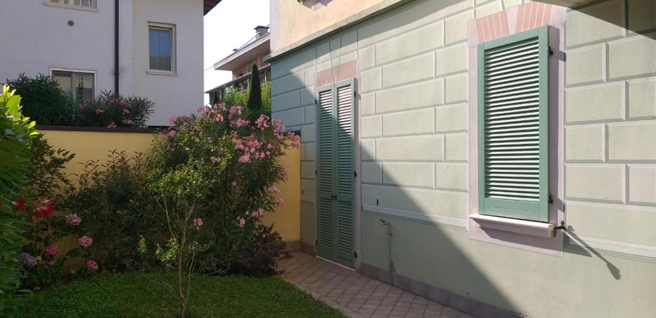 Golden Beach Apartment Desenzano del Garda Exterior photo