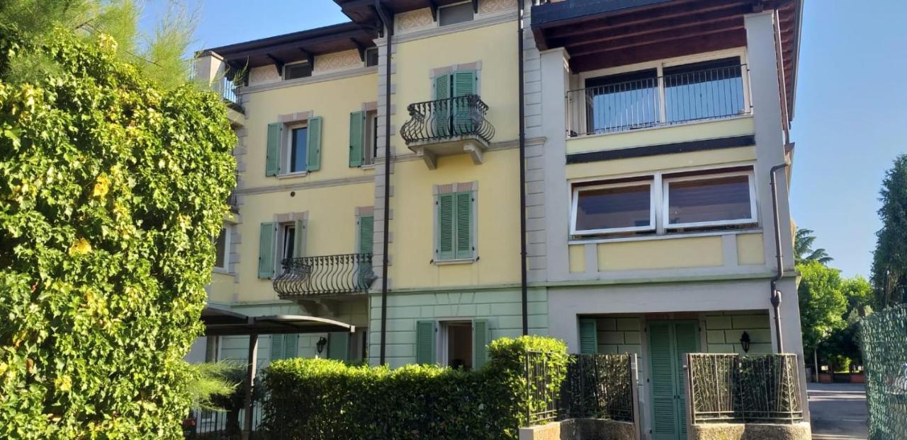 Golden Beach Apartment Desenzano del Garda Exterior photo